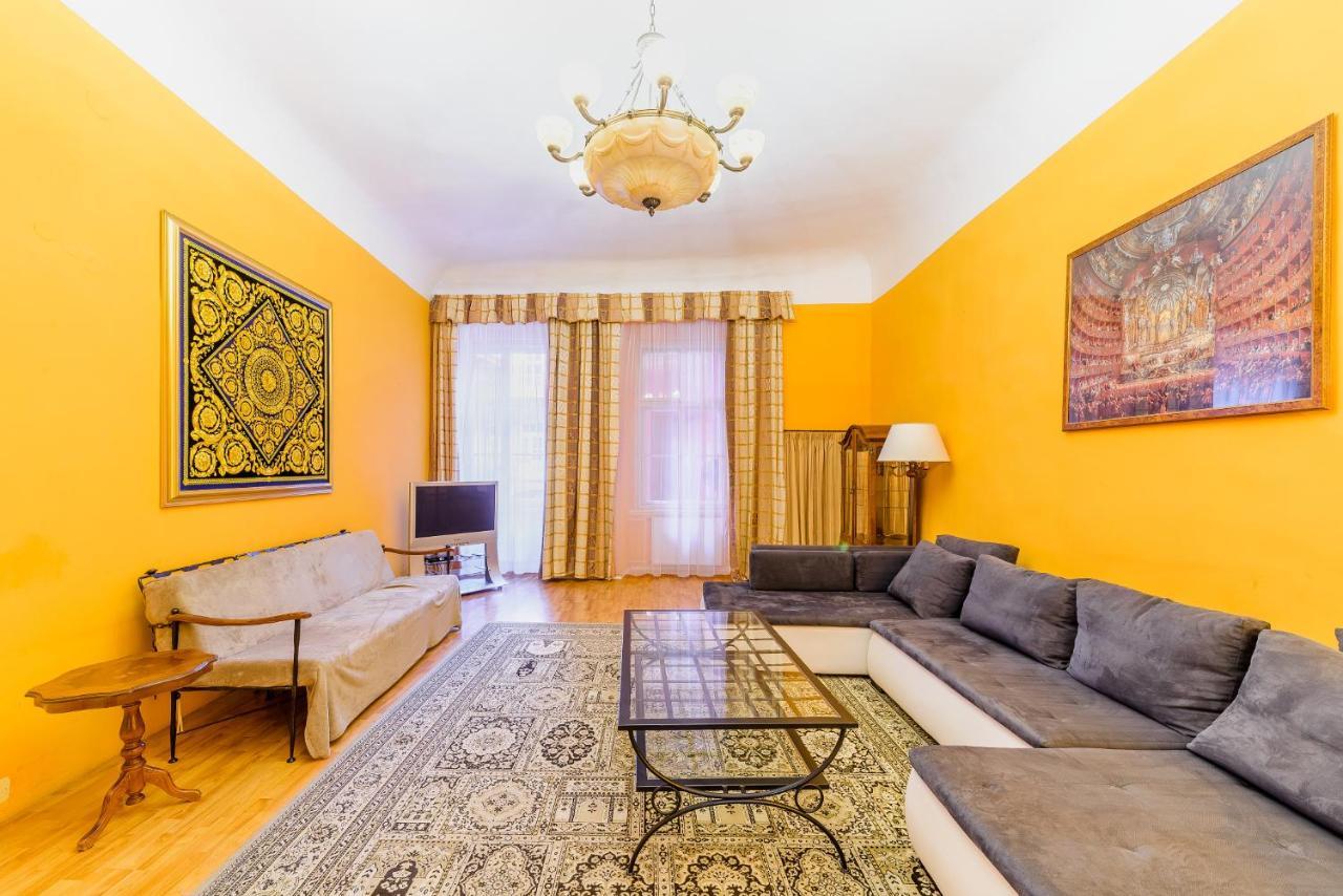 Seven Angels Apartment
