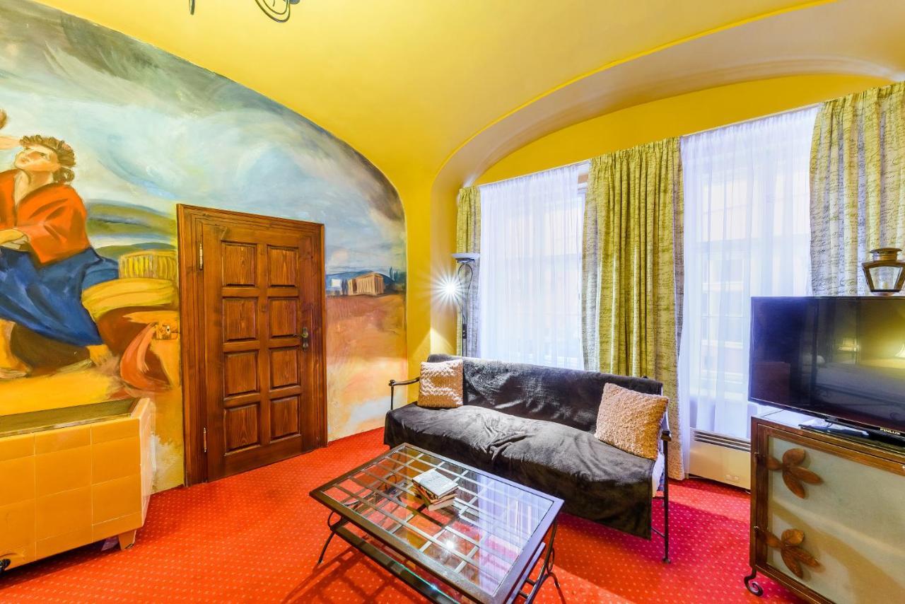 Seven Angels Apartment