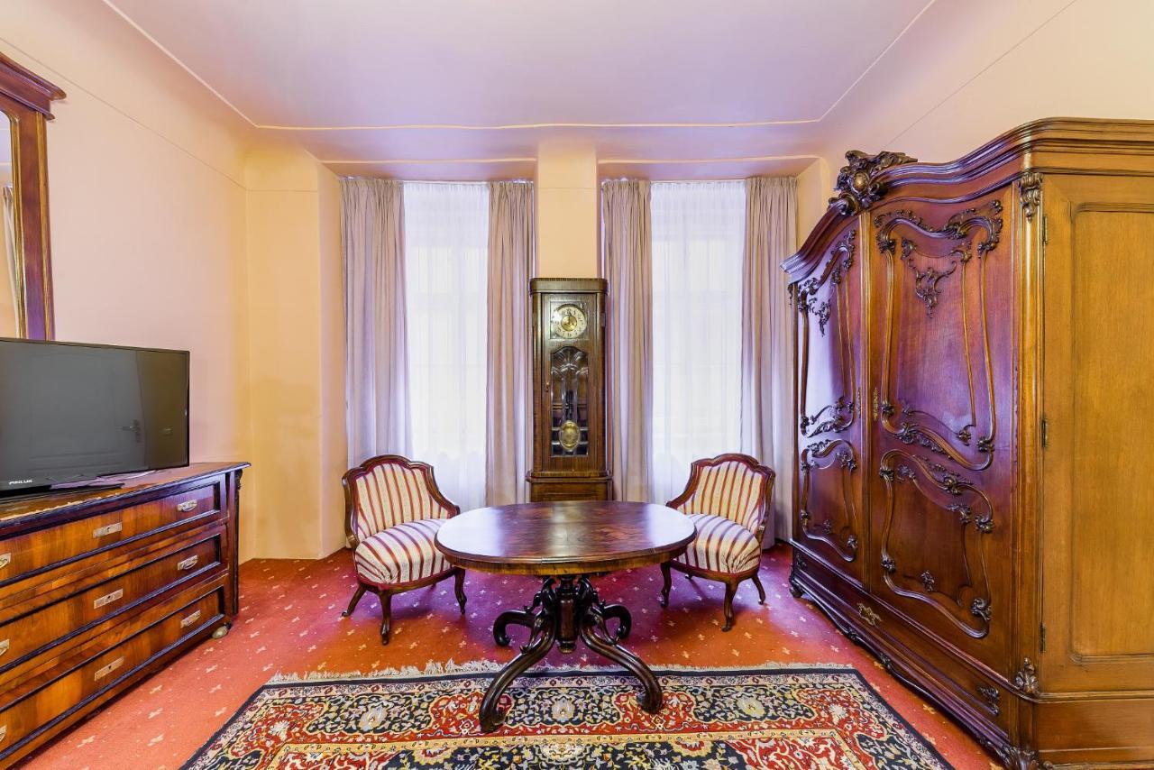 Seven Angels Apartment