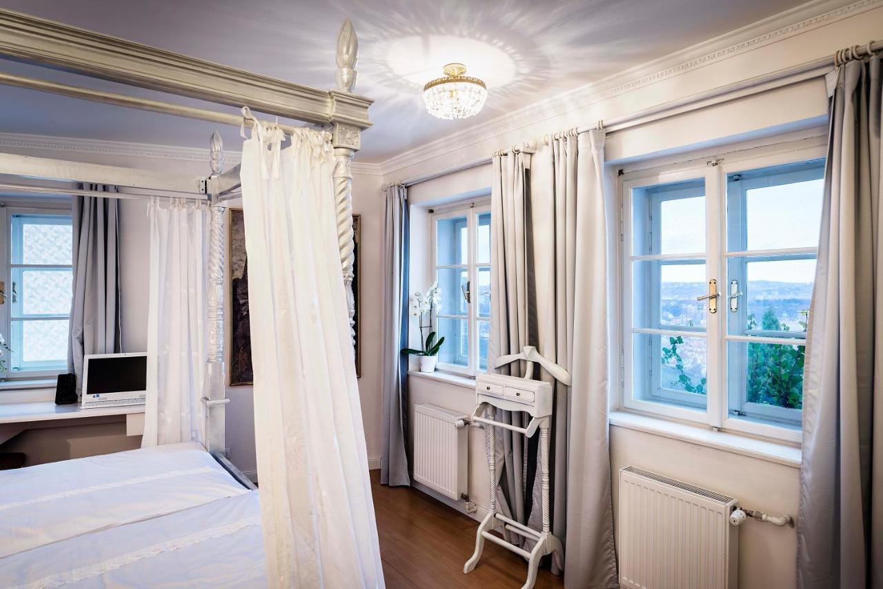 Apartment Nebozizek A Restaurant Prag