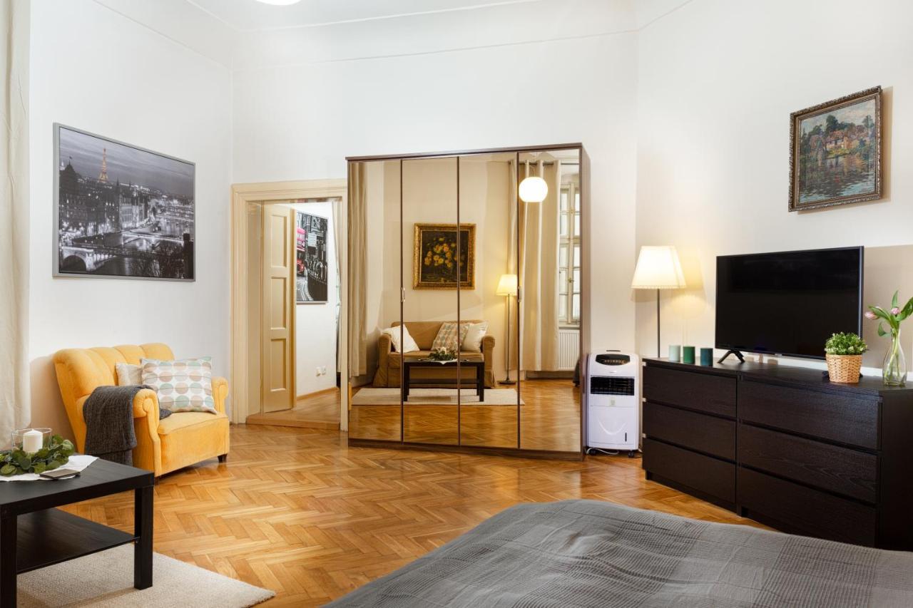 Classy Charles Bridge Apartmán