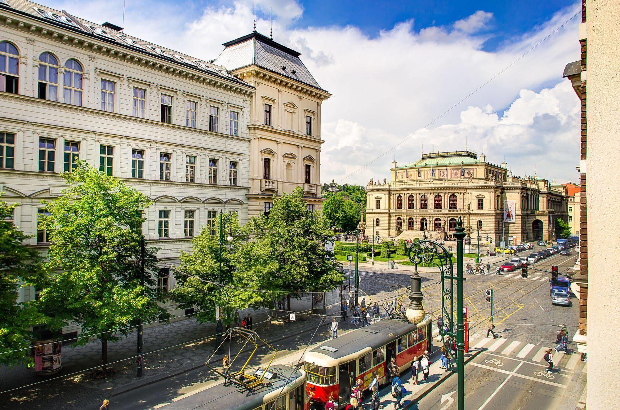 Art House By Adrez * Prag