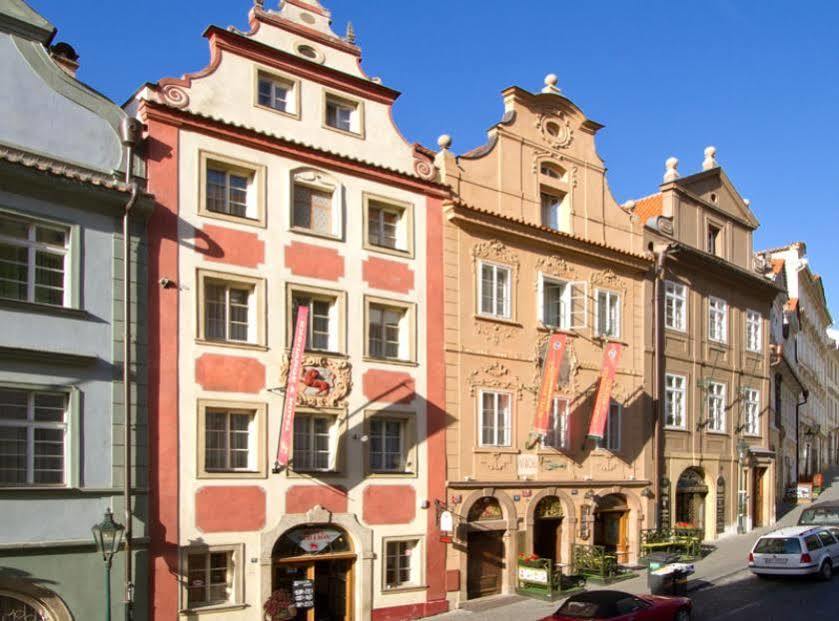 Hotell Red Lion 4*