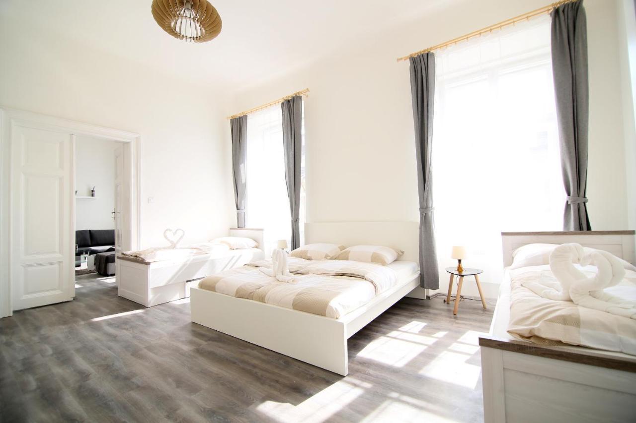 Beautiful Mala Strana Apartment *