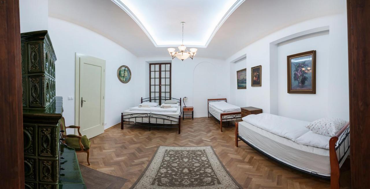 Golden Sheep Apartments Near Charles Bridge