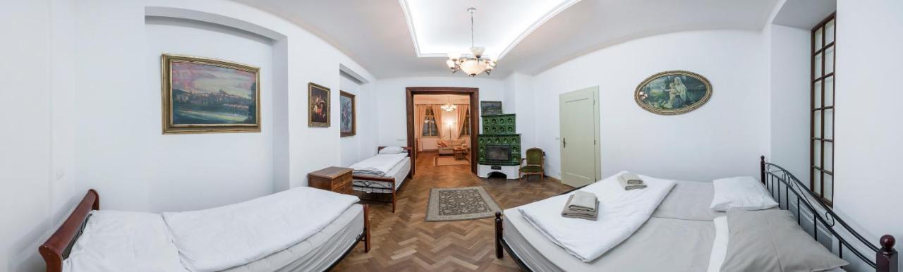Golden Sheep Apartments Near Charles Bridge *