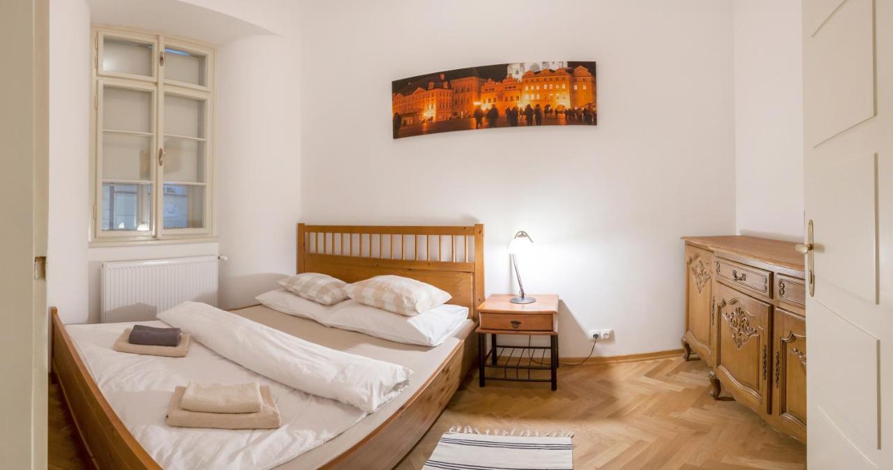 Golden Sheep Apartments Near Charles Bridge * Prag