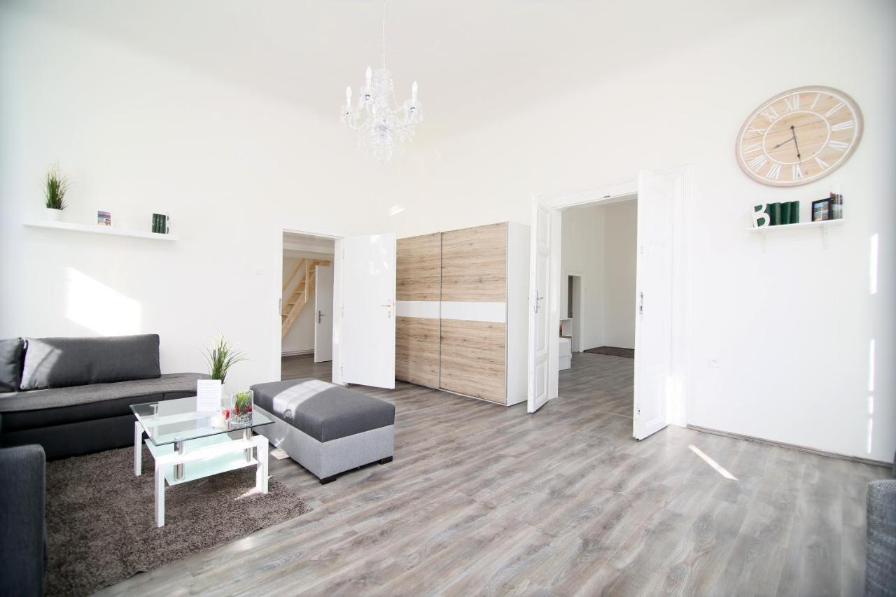 Beautiful Mala Strana Apartment *