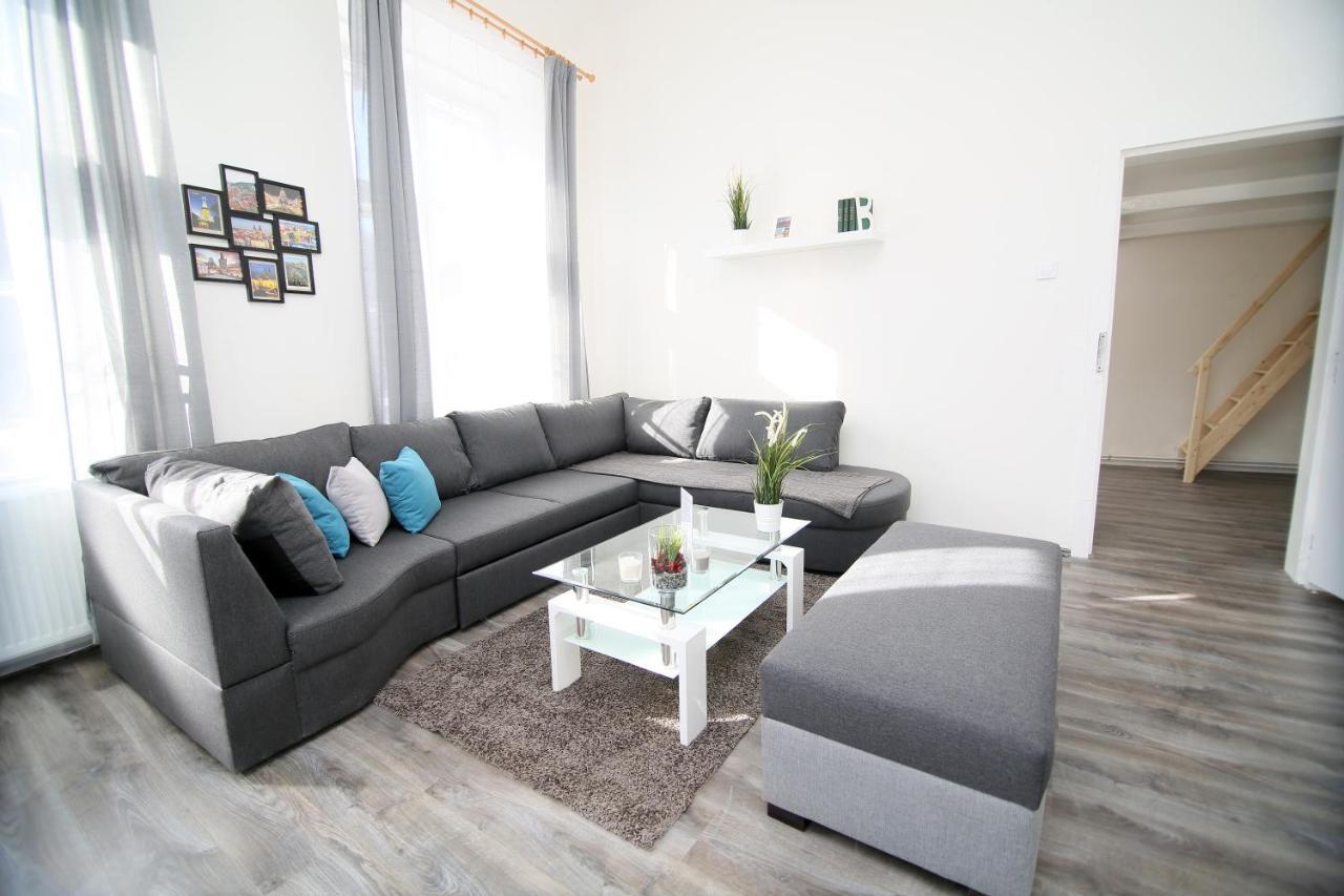 Beautiful Mala Strana Apartment *