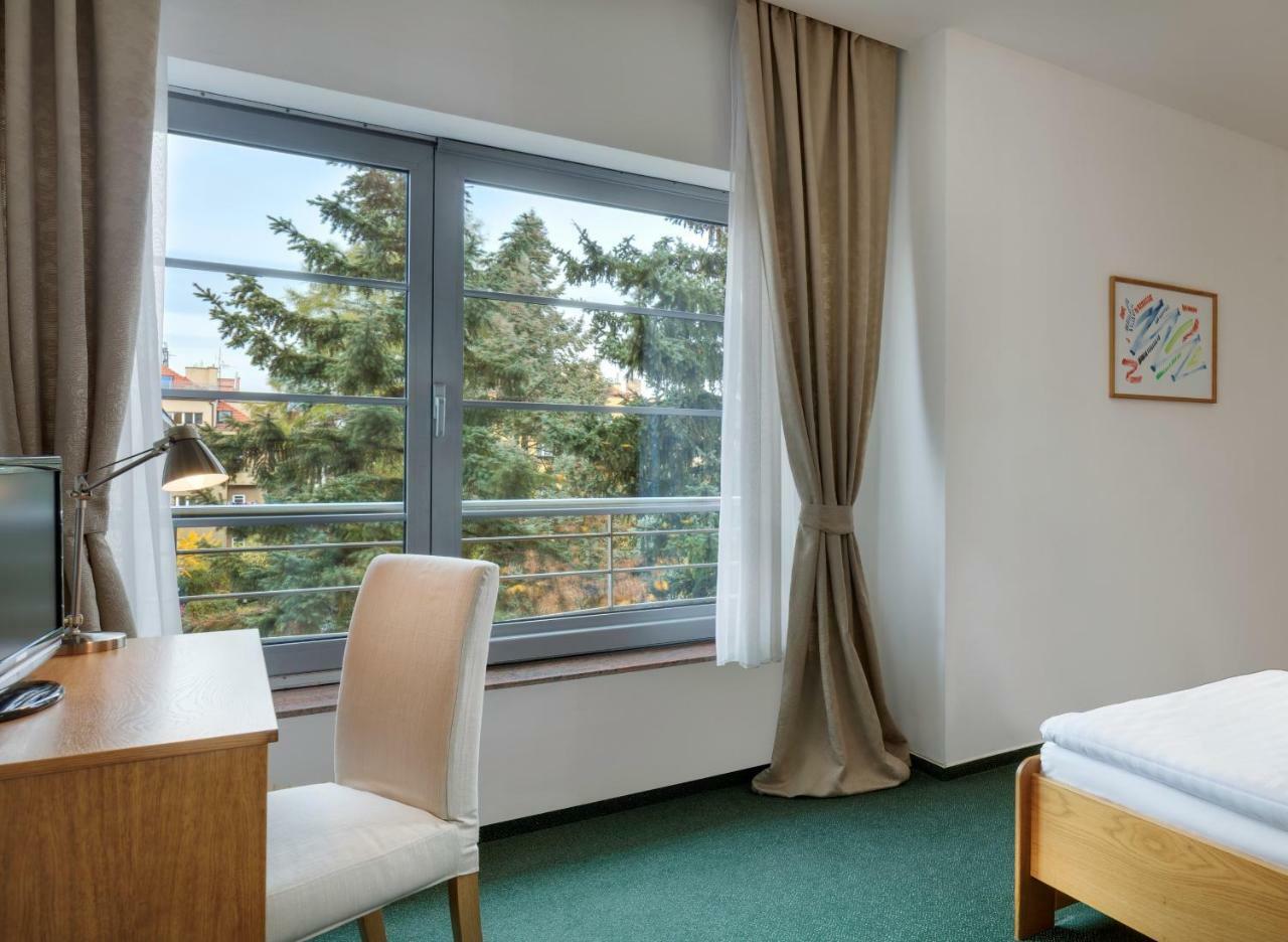 Oya Hotel