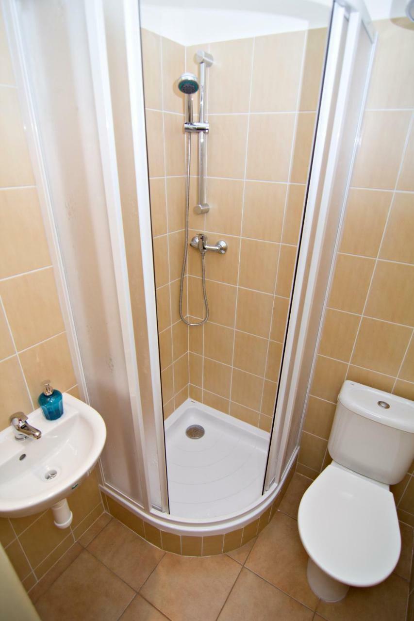 With 2 Bathrooms Lägenhet *