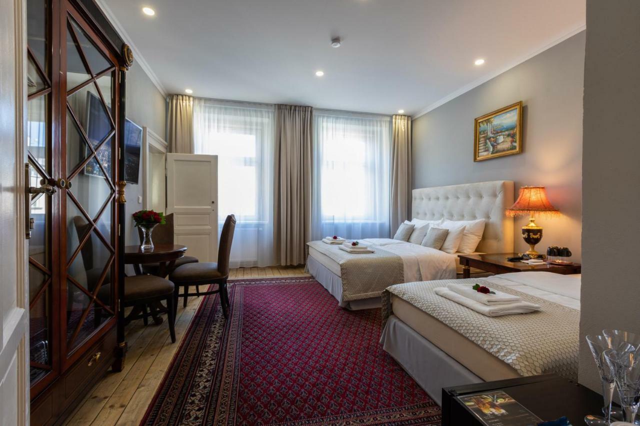 Slabur Aparthotel 4*