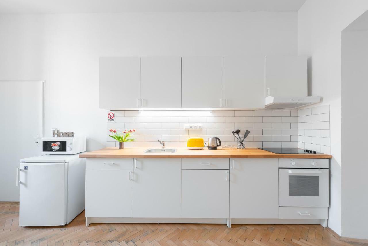 Lily's - 5 Minutes To Charles Bridge Apartment