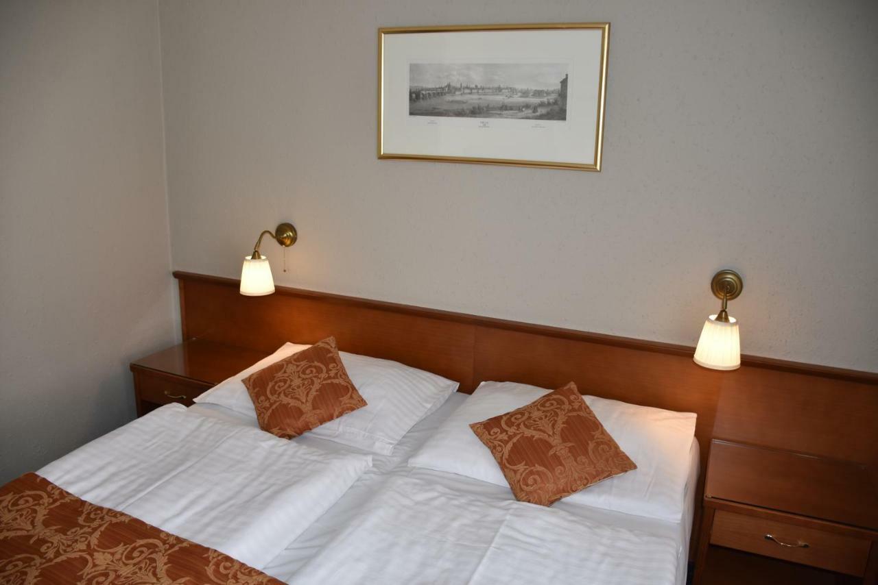 Hotel Arbes 3*