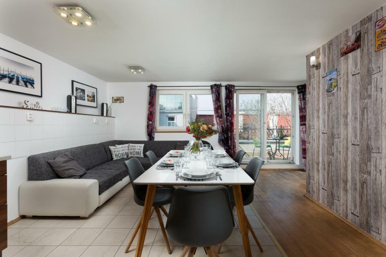 Apartment Riverside Prag