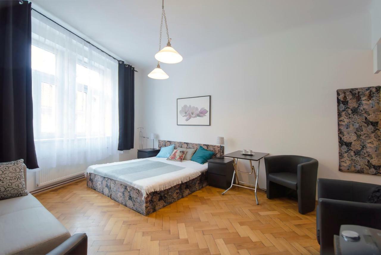 Modern Skolska 20 *