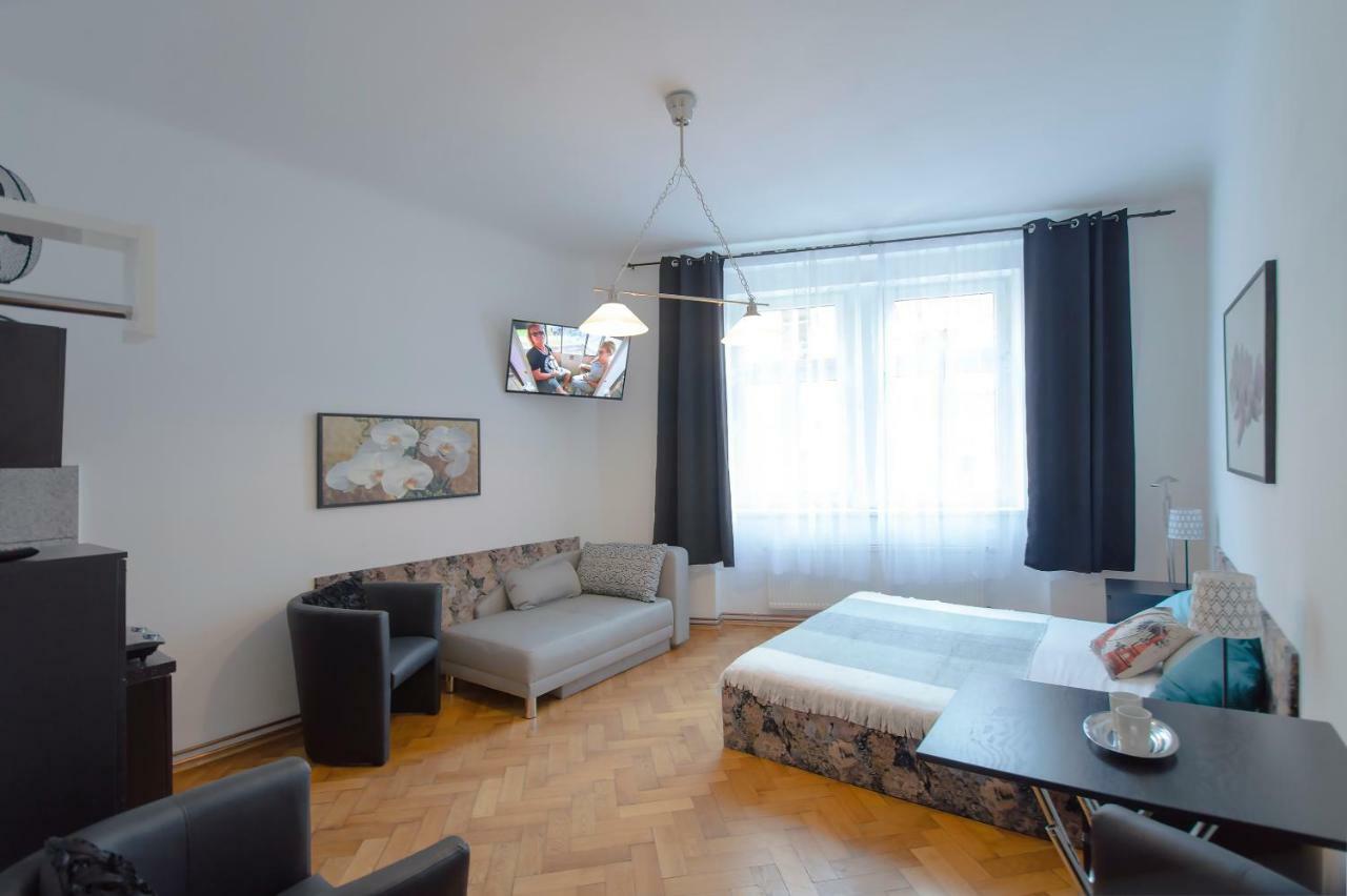 Modern Skolska 20 *