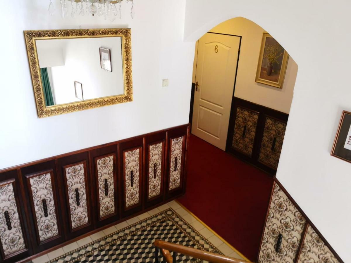 Antonie 3* Prague