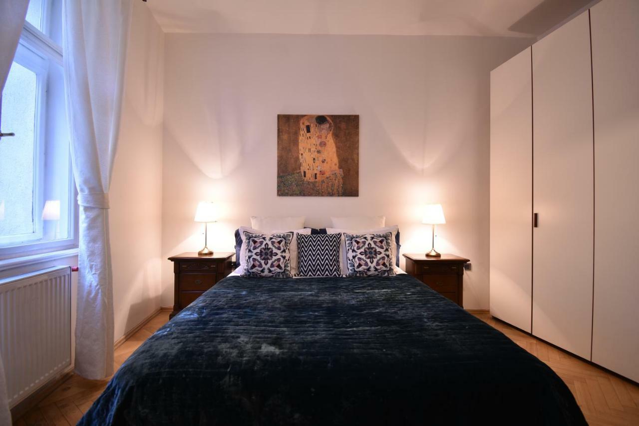 Cozy Flat By The Astronomical Clock Prag