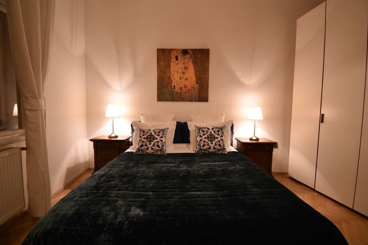 Cozy Flat By The Astronomical Clock *