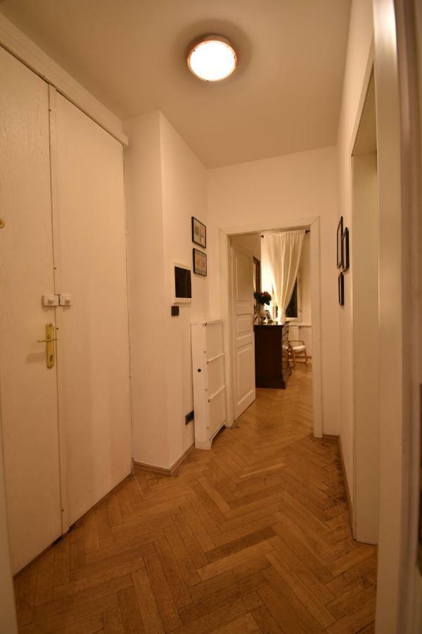 Cozy Flat By The Astronomical Clock