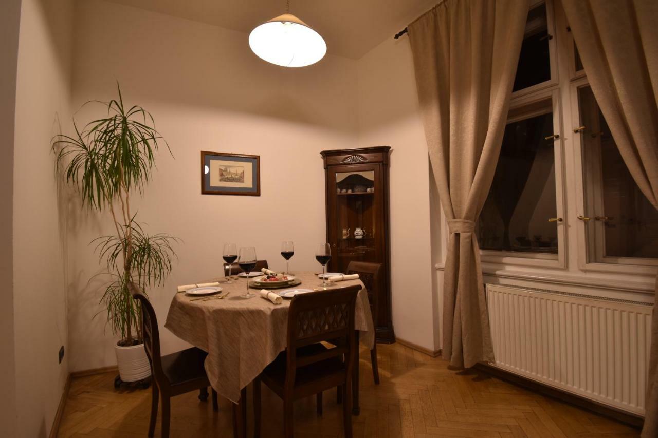 Lägenhet Cozy Flat By The Astronomical Clock