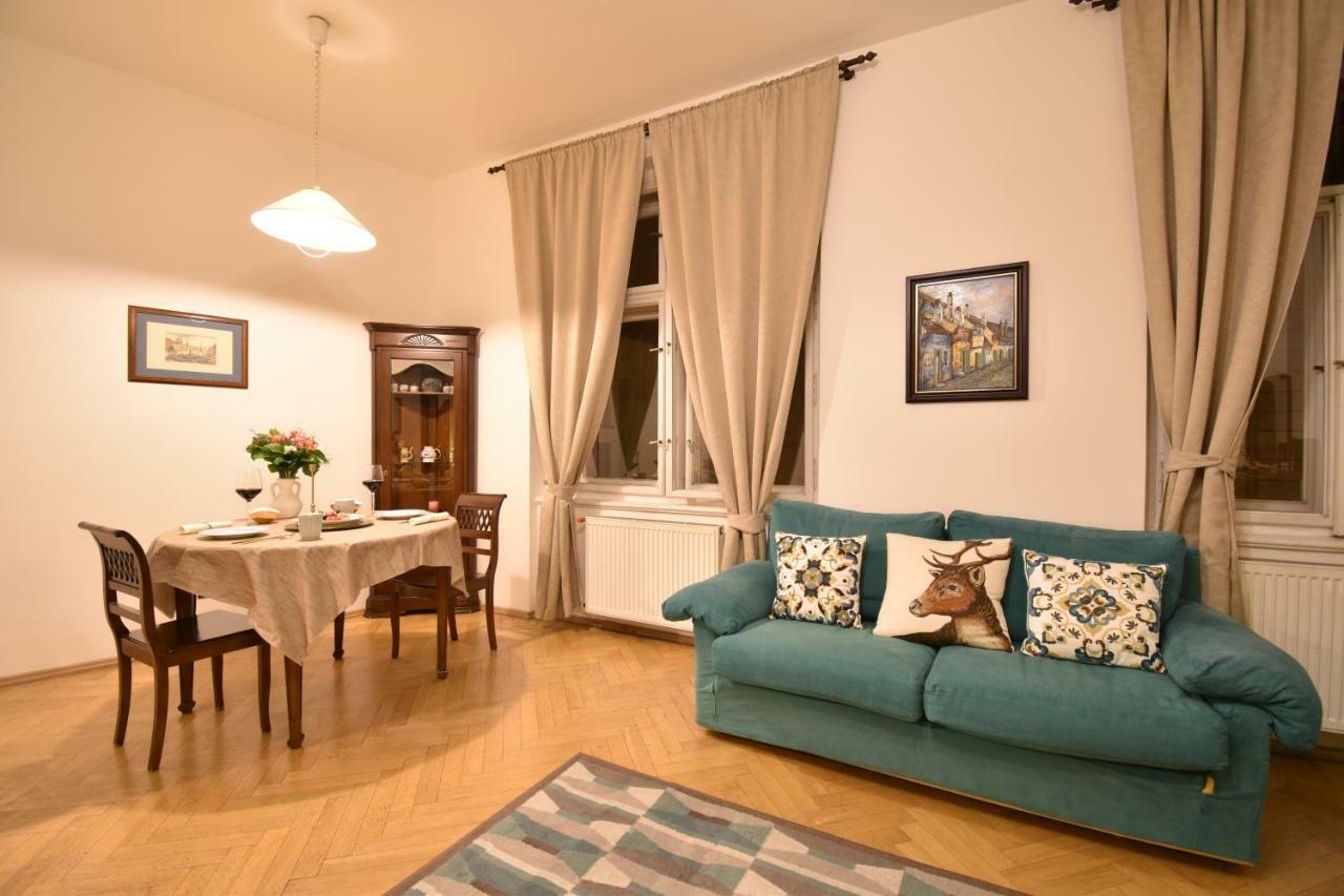Cozy Flat By The Astronomical Clock