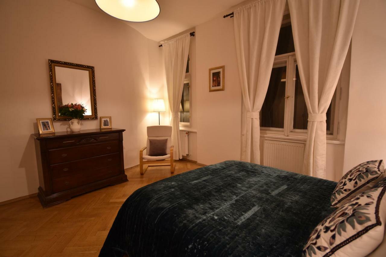 Cozy Flat By The Astronomical Clock Prag