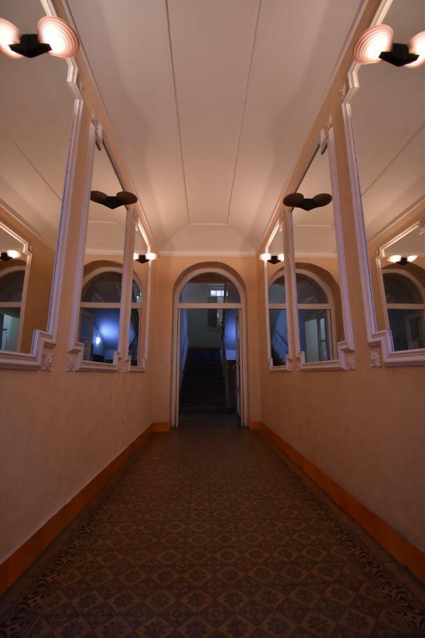 Cozy Flat By The Astronomical Clock Lägenhet