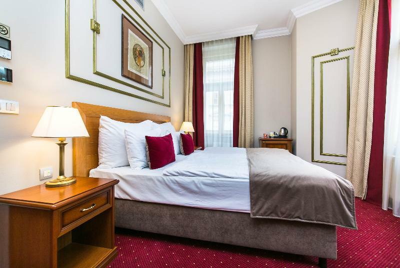 Caruso Old Town 4*