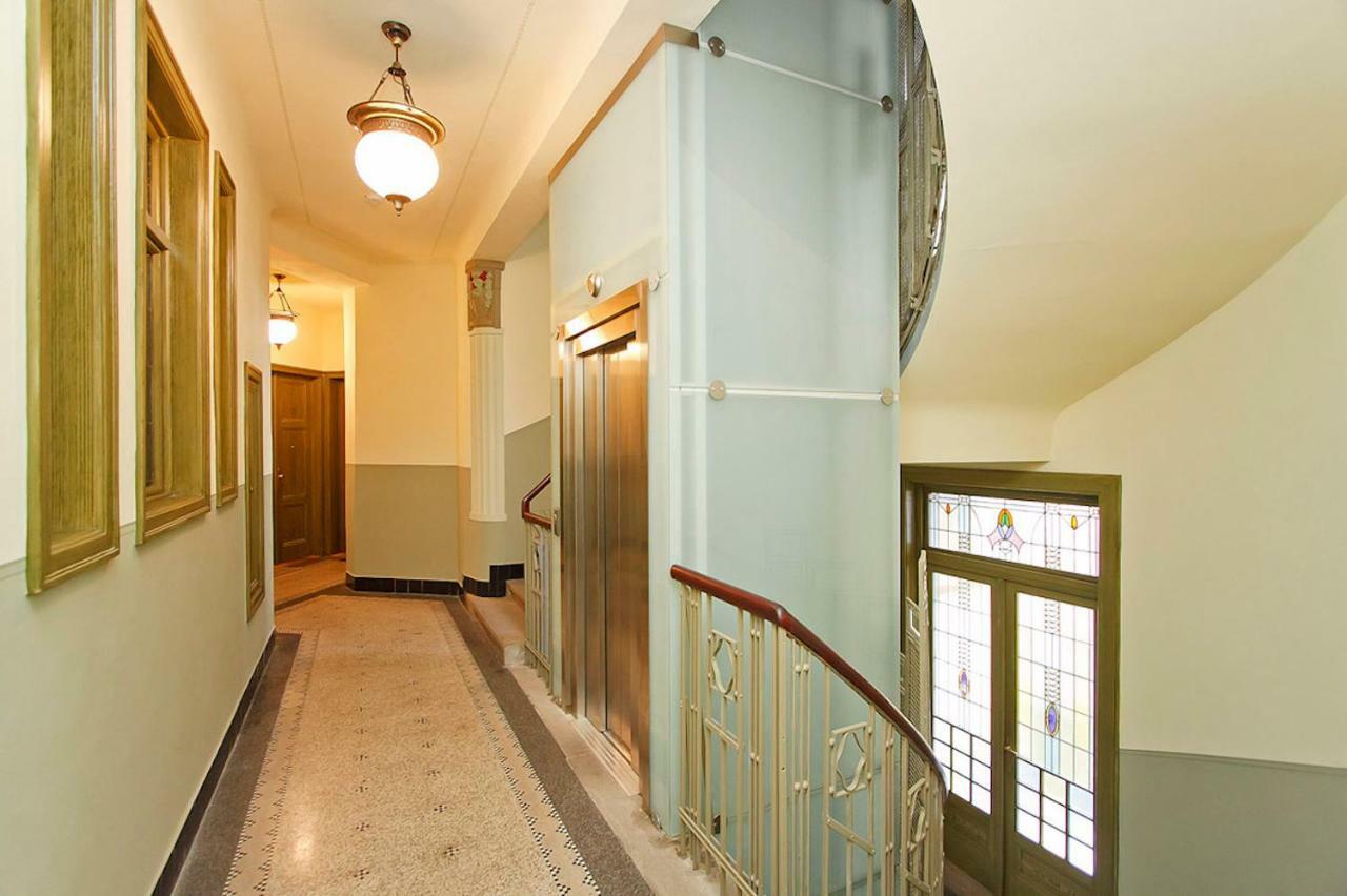 Lejlighed Spacious Elegance In The Heart Of Old Town *