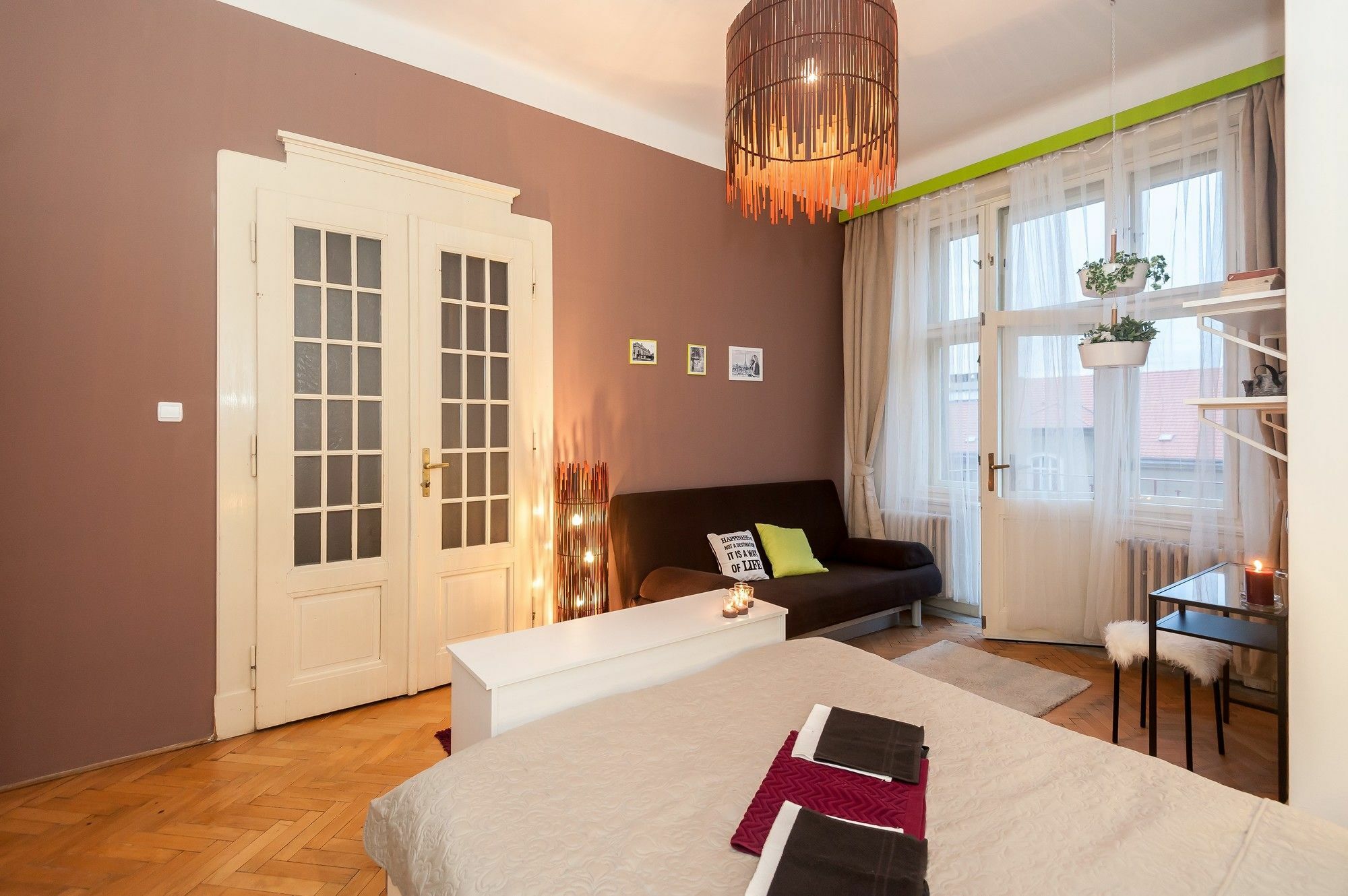 Narodni Apartment *