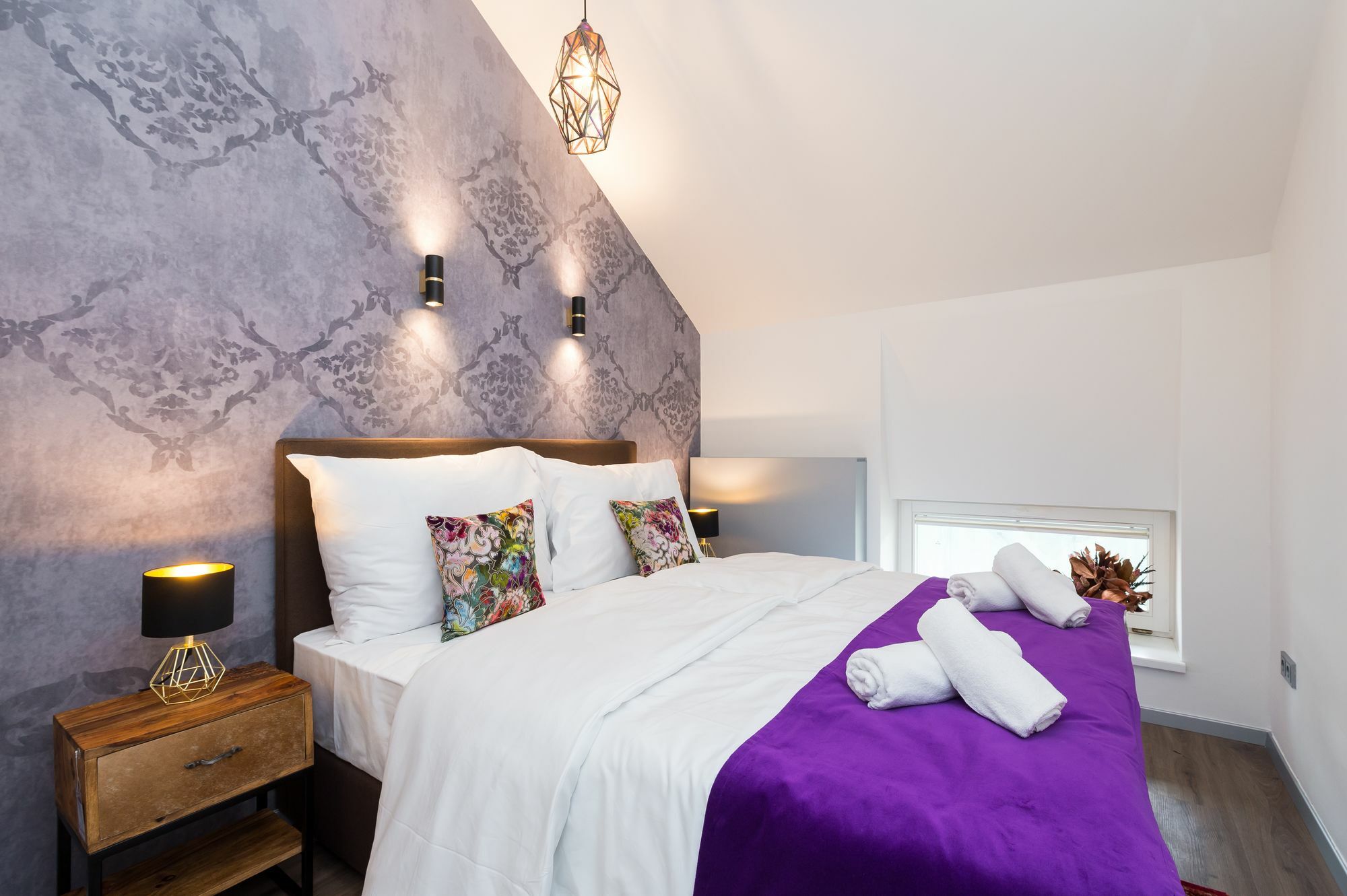 Empirent Beautiful Duplex Apartment *