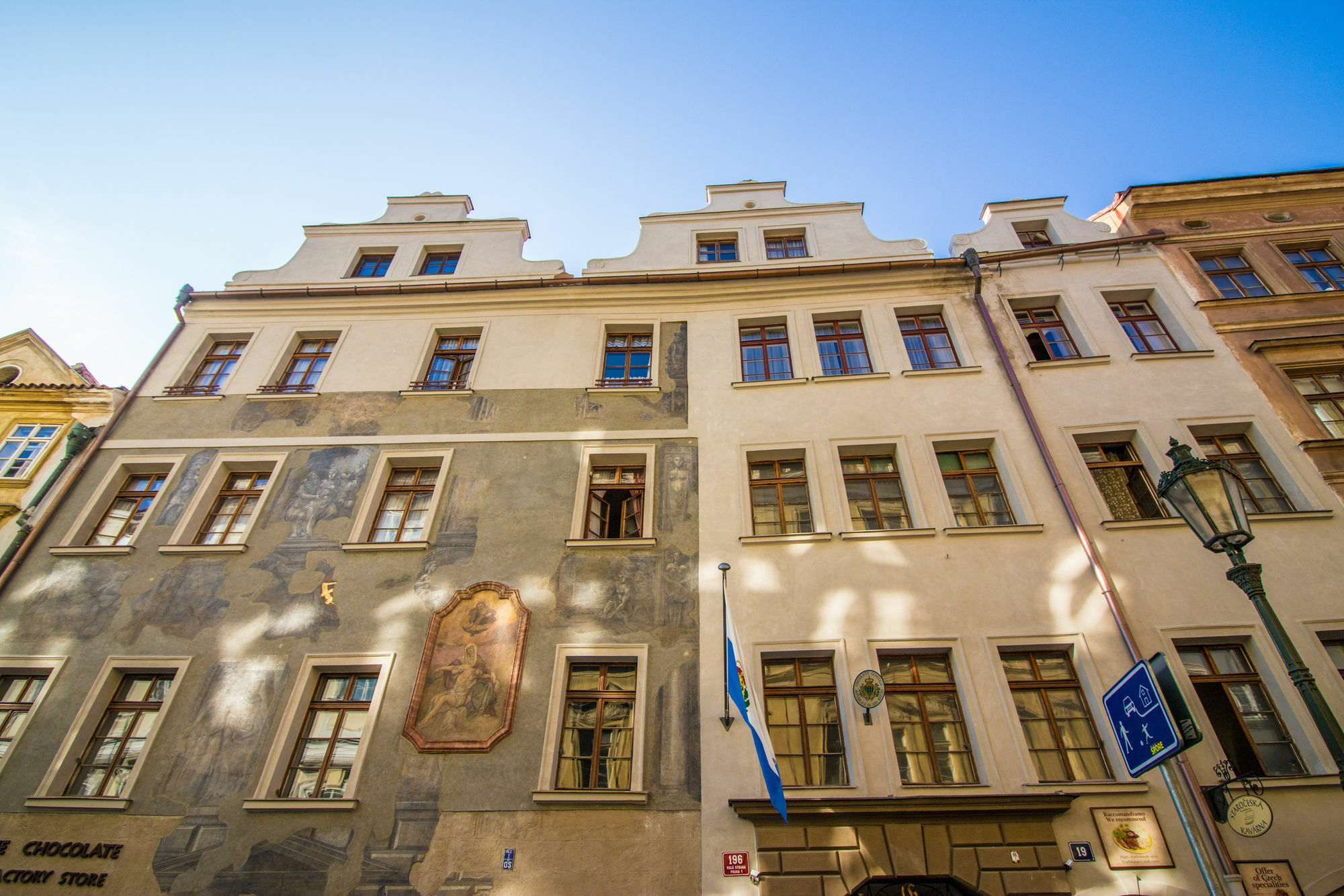 Apartment Thunovska