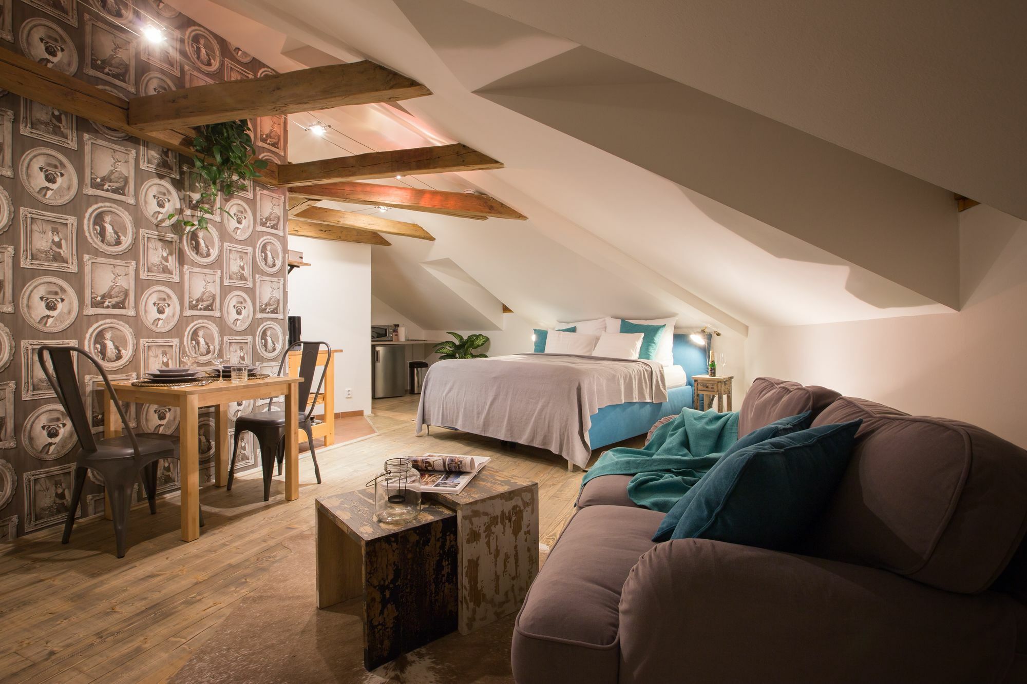 Gigantic Boho Chic 3 Bedroom 3 Bathroom Loft With Hanging Chair Apartment