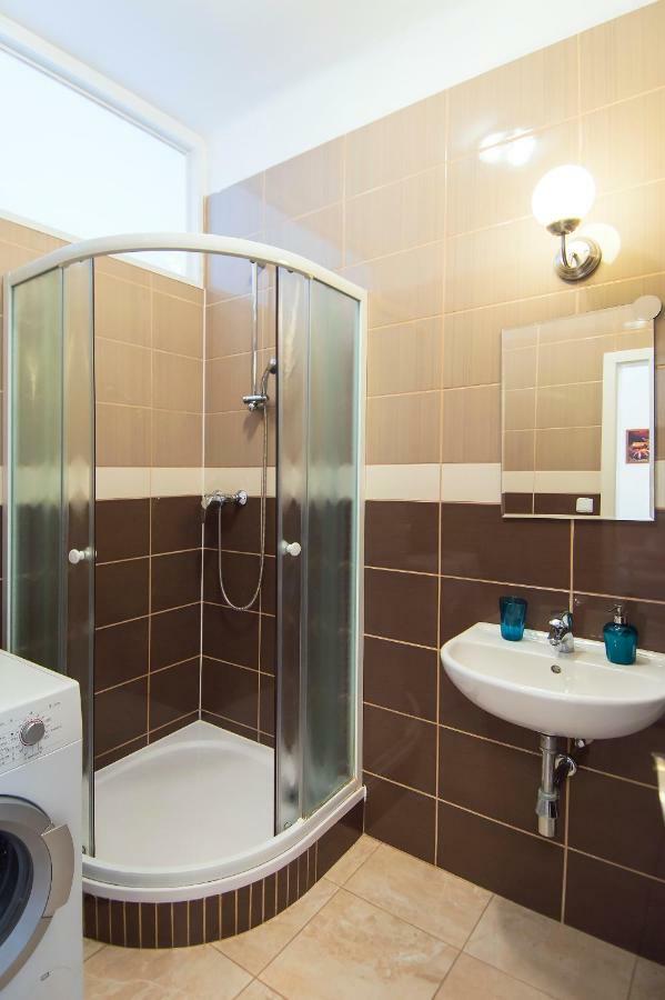 Modern Navratilova Ii Apartmán
