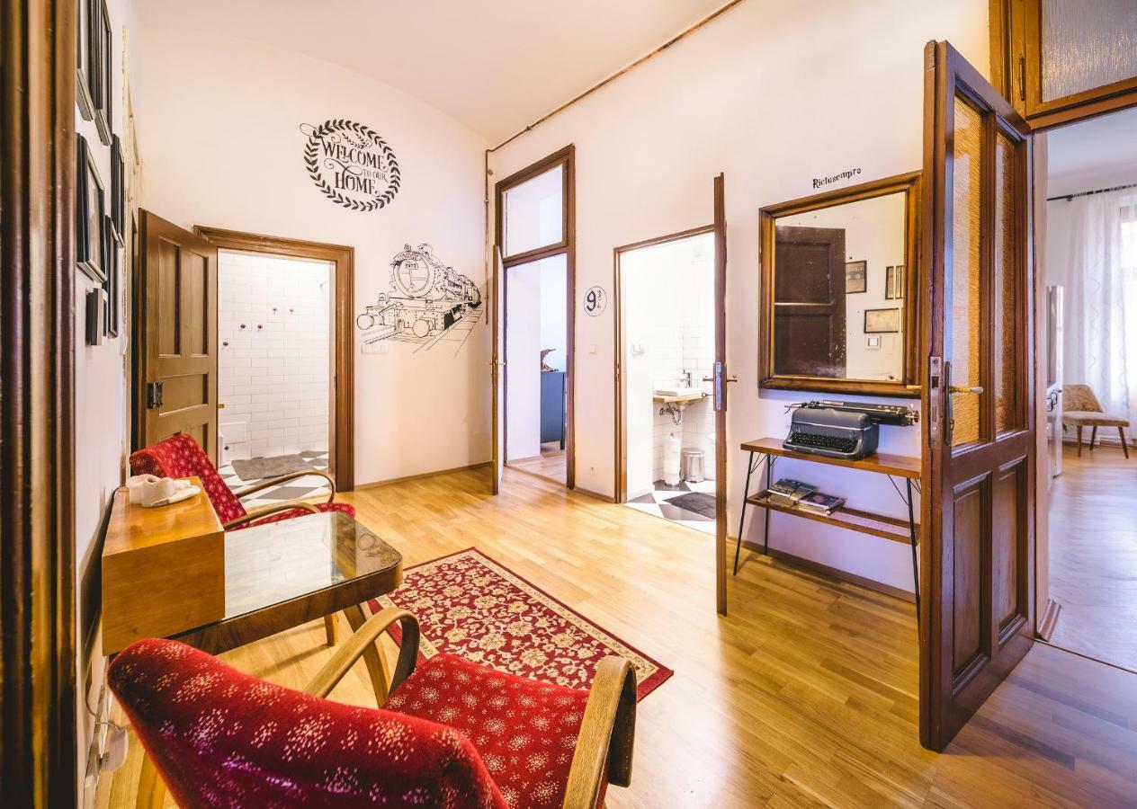 Harry Potter's In Center Apartment