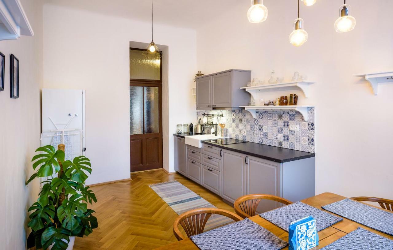 Harry Potter's In Center Apartment *