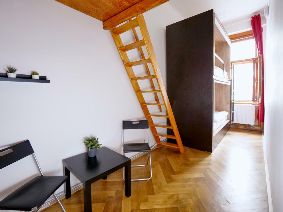 Capsule * Prag