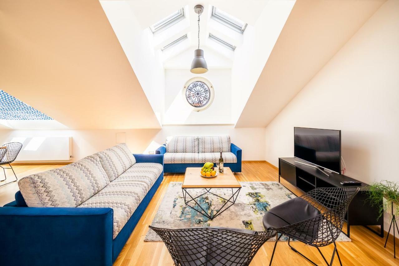 5br+3.5bt Wilson Apt. * Prag