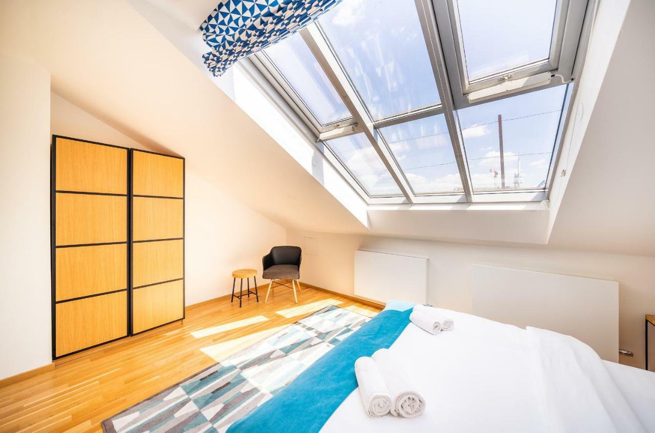 5br+3.5bt Wilson Apt. * Prag