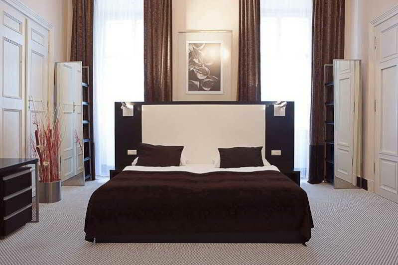 Aparthotel Old Town Square By Emblem Praha