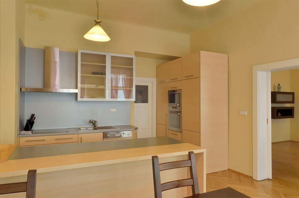 Downtown Kodanska Aparthotel Prag