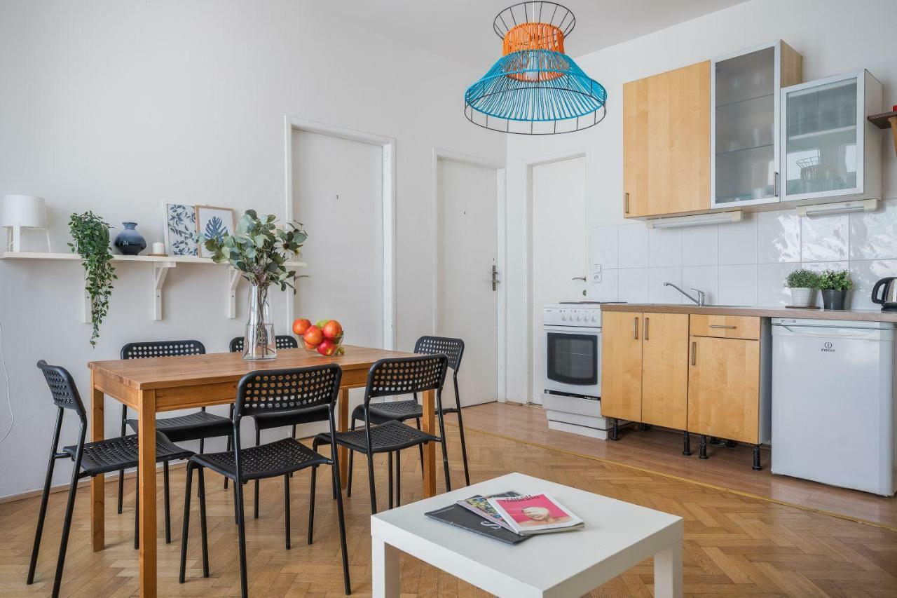 Apartment Stepanska 36 *