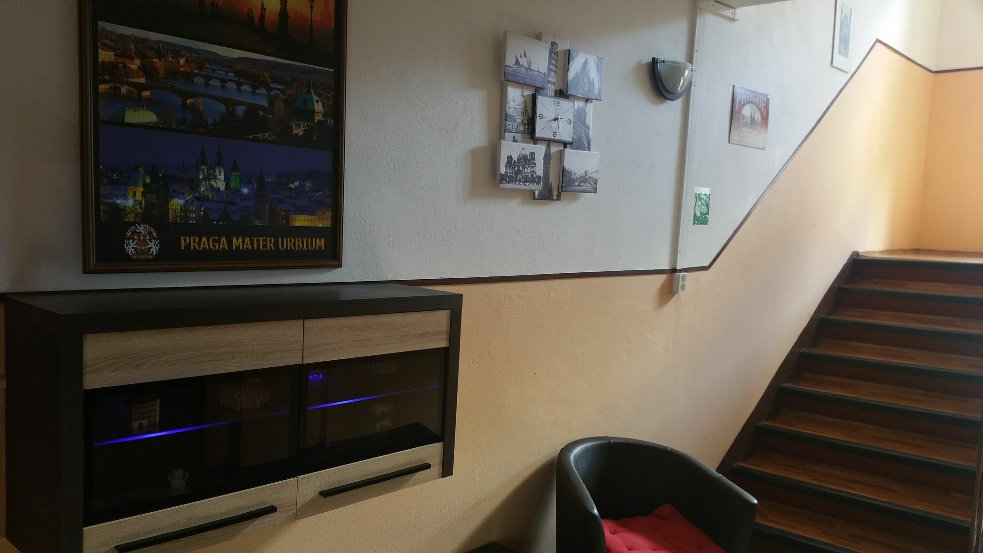 Rohoznik Hotell Prag