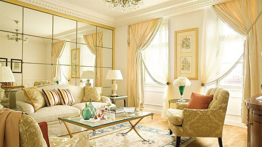 Four Seasons Prag
