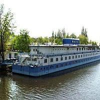 Botel Racek