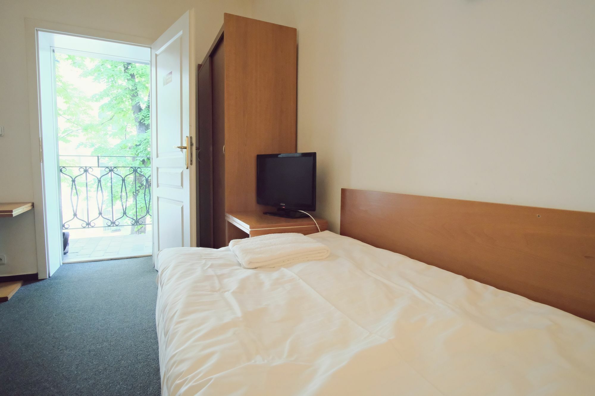 Hostel Sir Toby's Midtown *