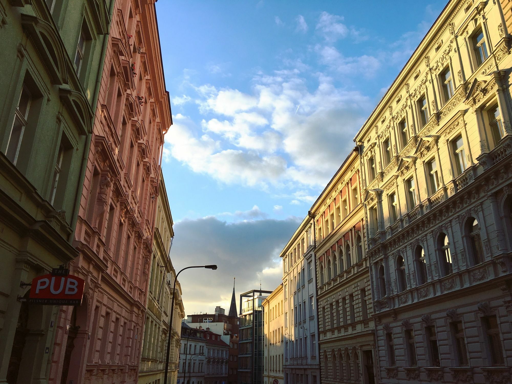 Limehome Halkova Praha