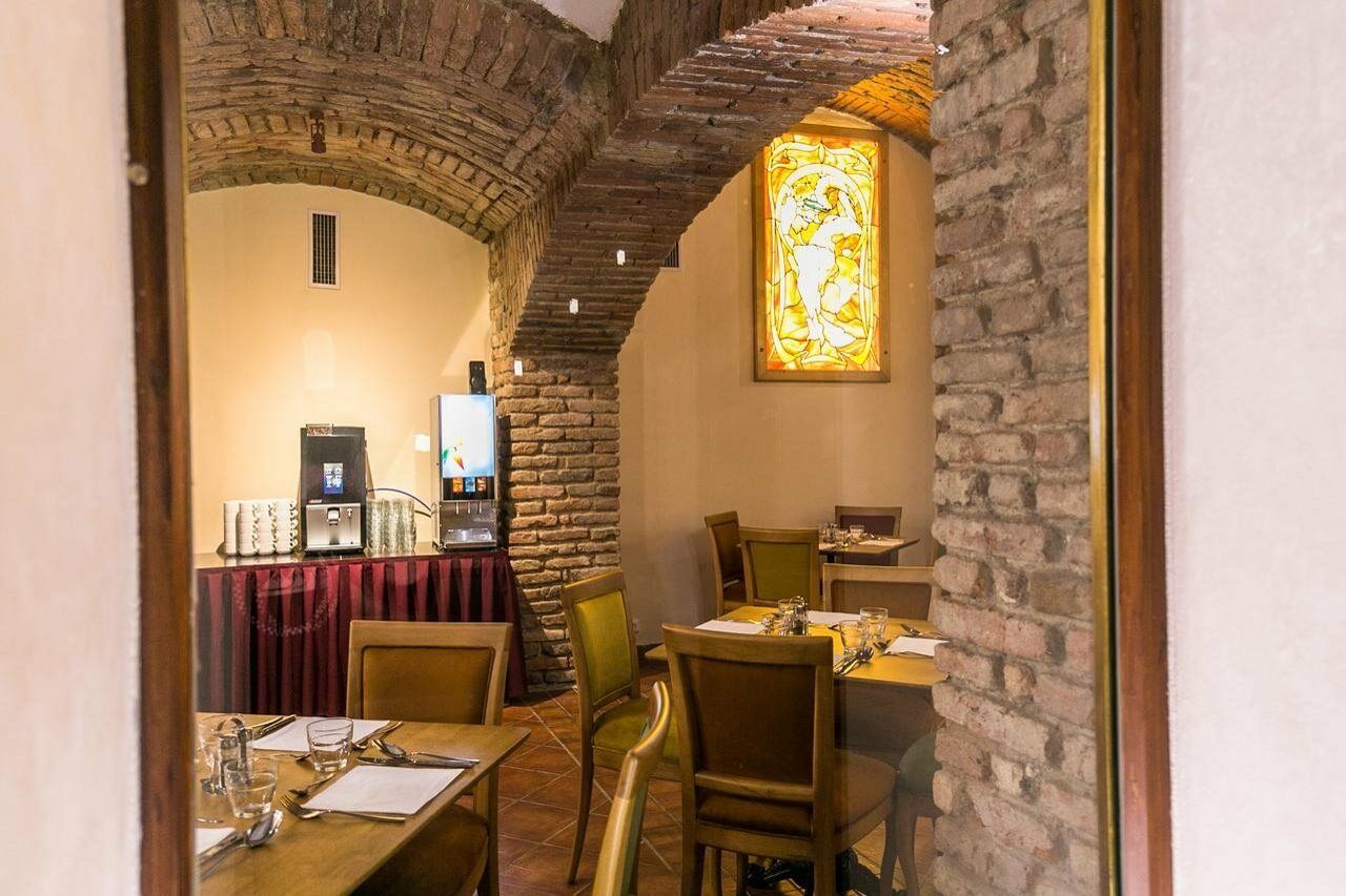 Hotel Caruso Old Town 4*